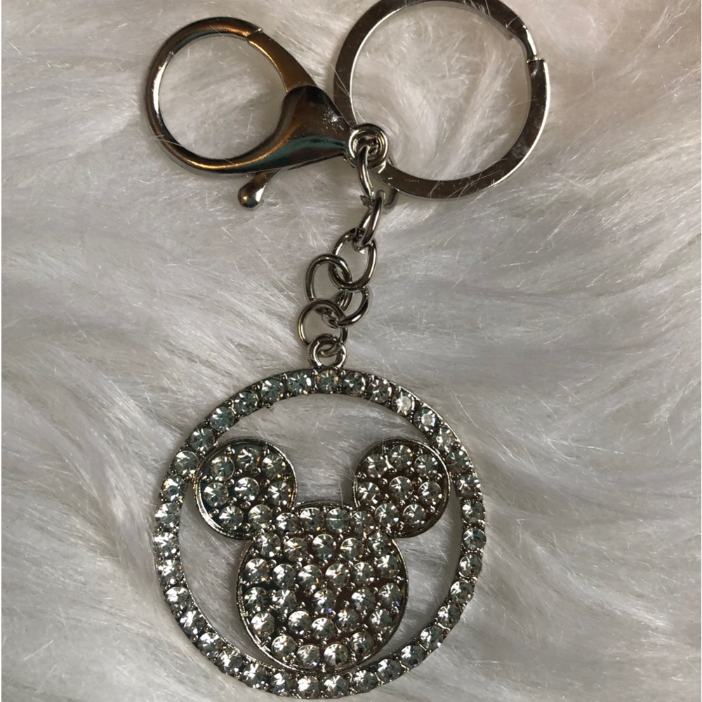 Faux silver/rhinestone cartoon mouse keychain